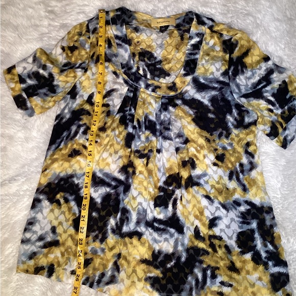 St. John short sleeve silk blouse size medium - Picture 7 of 11